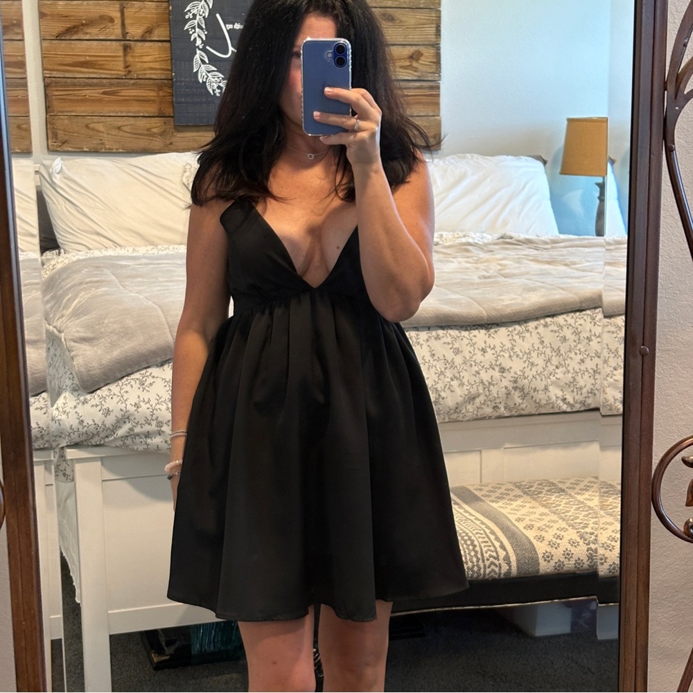 NWT Medium Alex Mini Dress | Plunge Neck | Glam, Chic, Leggy